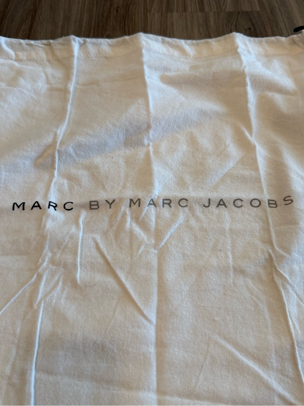 Marc by Marc Jacobs White Drawstring Dust Bag 18” x 18” - Picture 3 of 5
